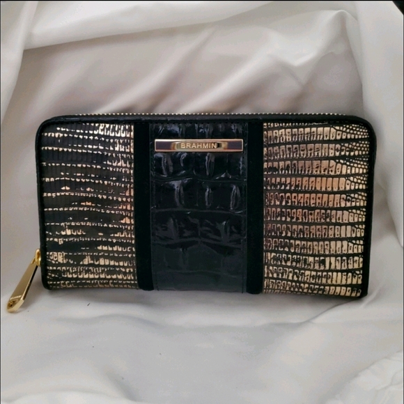 Brahmin Handbags - 💛 NWOT Brahmin Leather Wallet